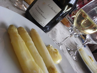 Repas Pentecôte 2009 - Asperges de Vallée de l'Aisne - Les Rachais Vendange 2004 et Cuvéer Réserve Nature - pas dosé